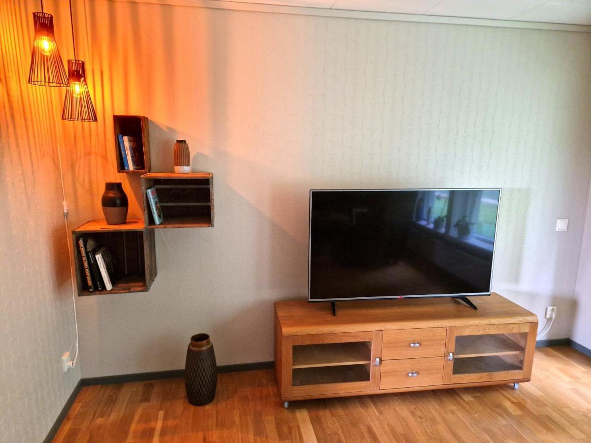 Lantlig Villa Utanfoer Uppsala Alunda Екстериор снимка