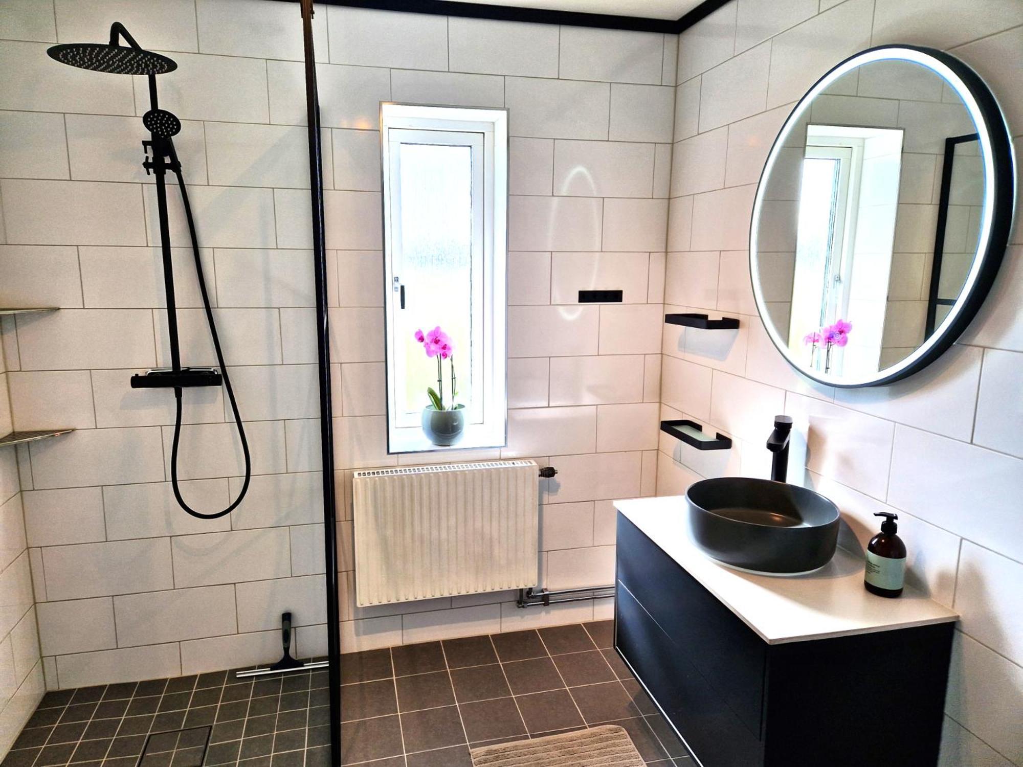 Lantlig Villa Utanfoer Uppsala Alunda Екстериор снимка